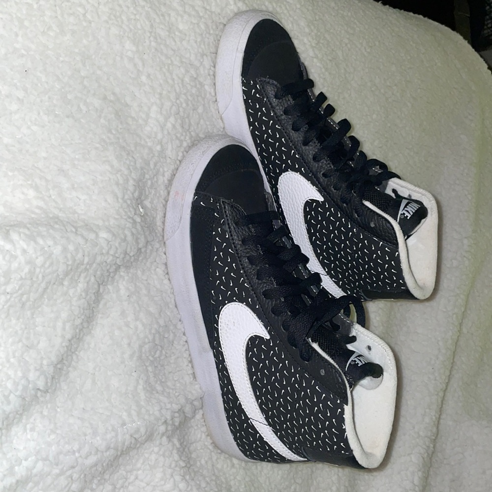 Nike Black blazers with little white nike checks!!! worn twice maybe 3 times!!